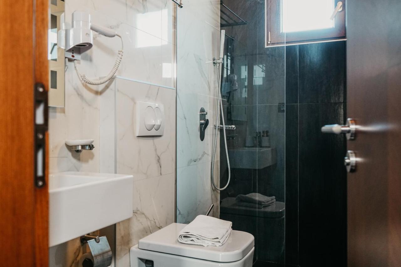 Center Hotel Gjirokastër المظهر الخارجي الصورة