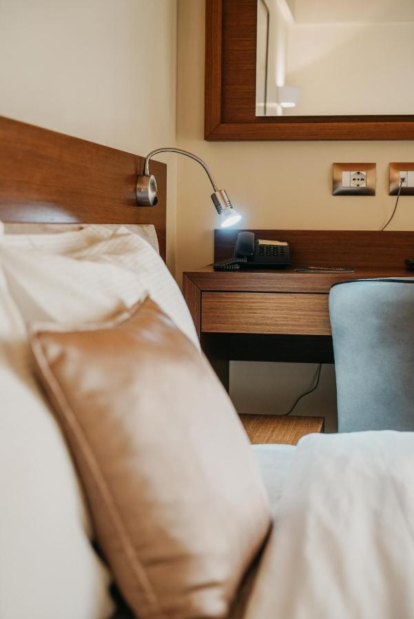 Center Hotel Gjirokastër المظهر الخارجي الصورة