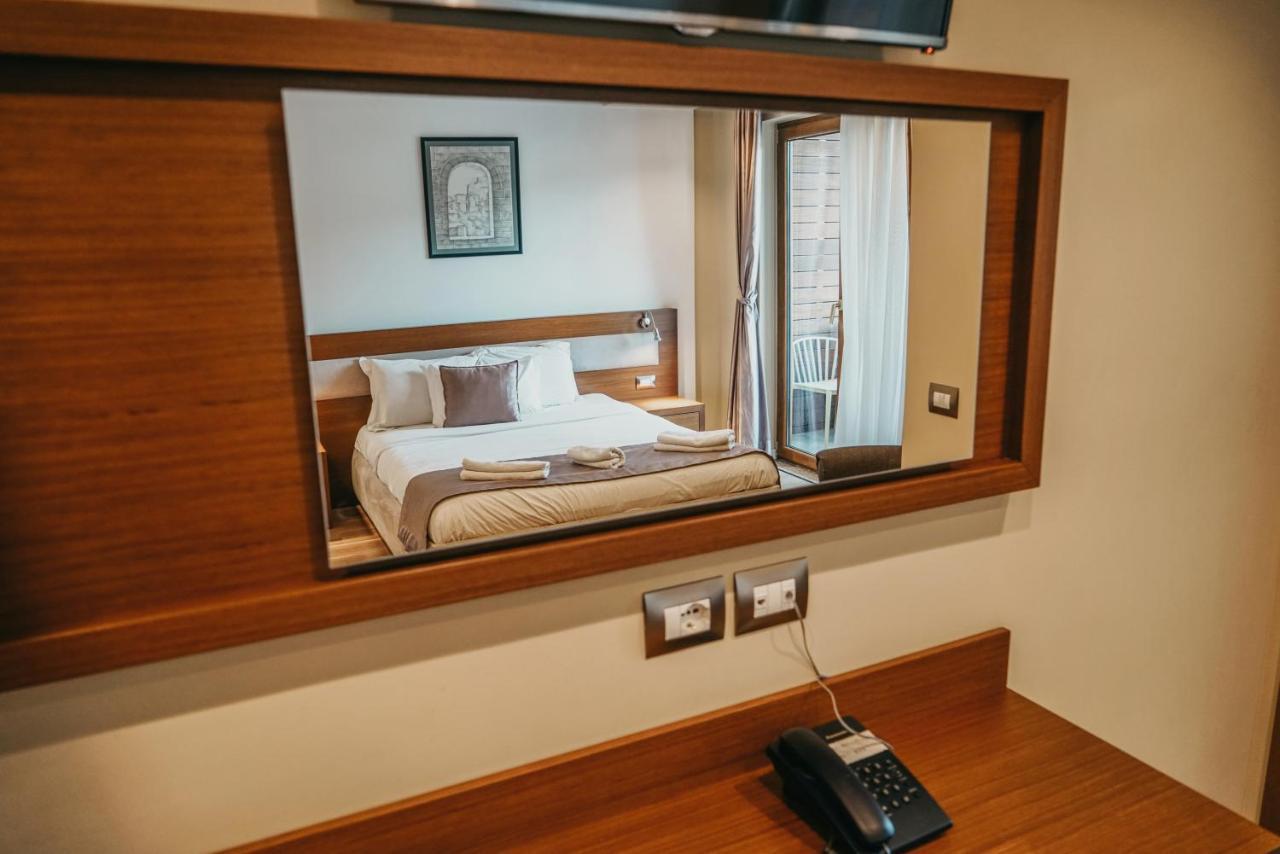 Center Hotel Gjirokastër المظهر الخارجي الصورة