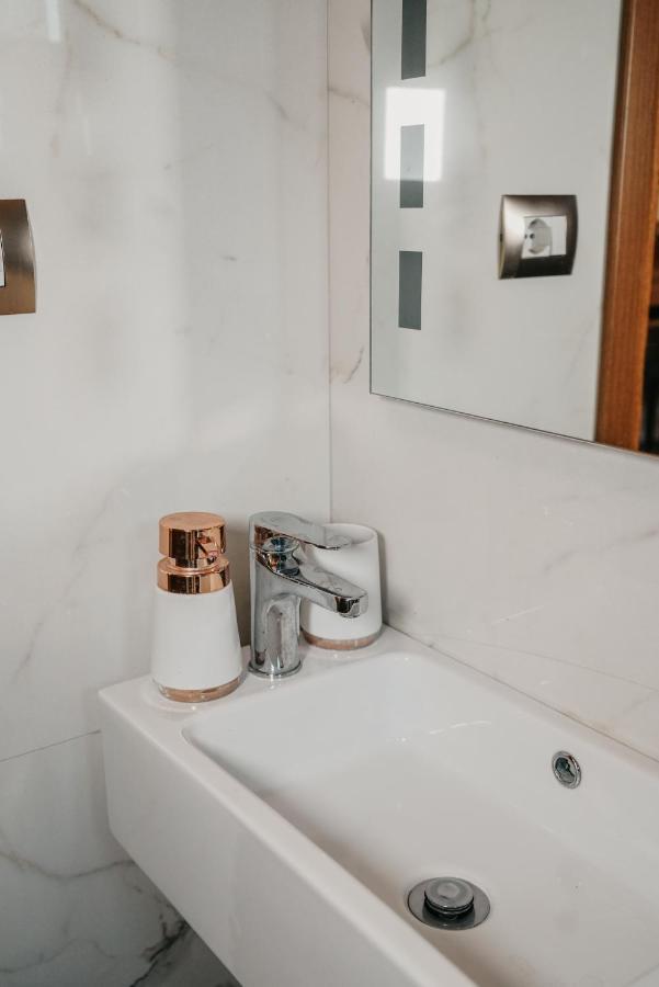 Center Hotel Gjirokastër المظهر الخارجي الصورة