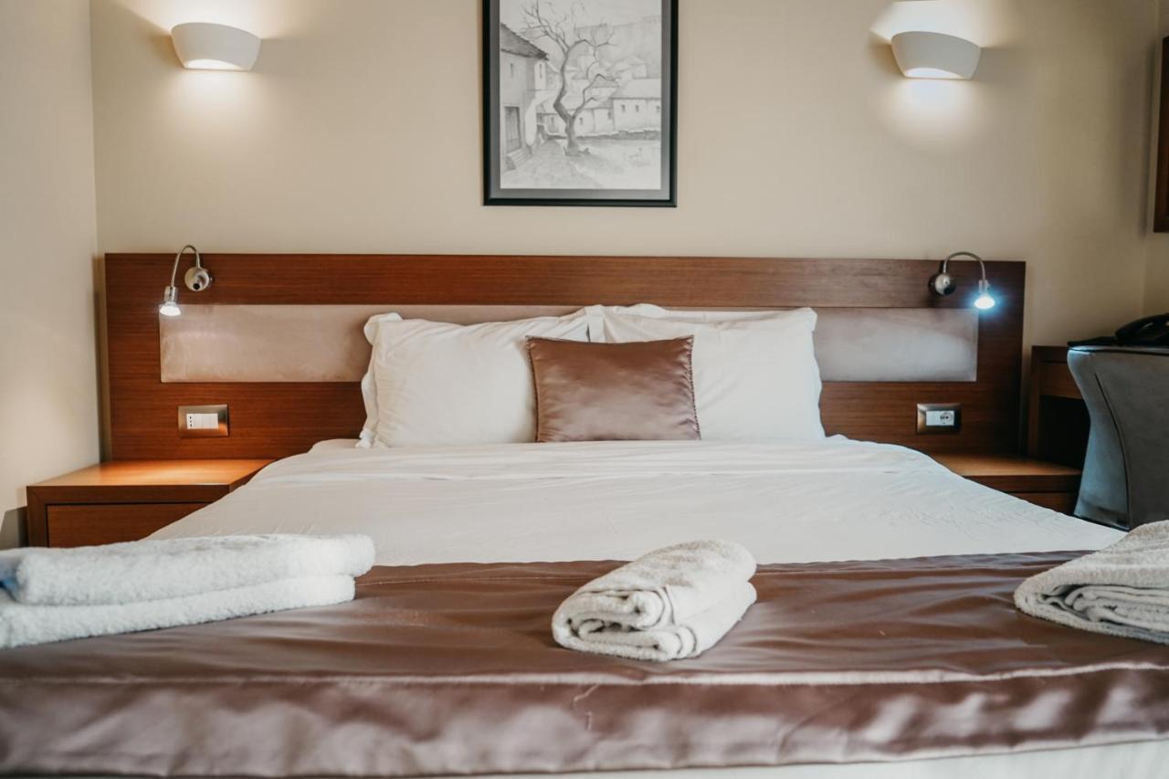 Center Hotel Gjirokastër المظهر الخارجي الصورة