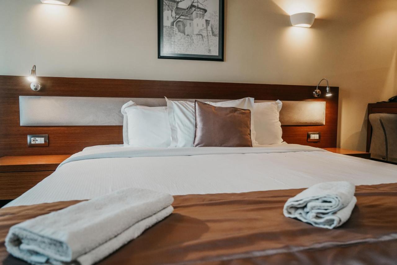 Center Hotel Gjirokastër المظهر الخارجي الصورة