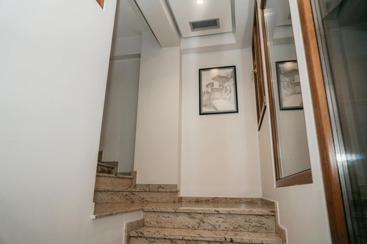 Center Hotel Gjirokastër المظهر الخارجي الصورة