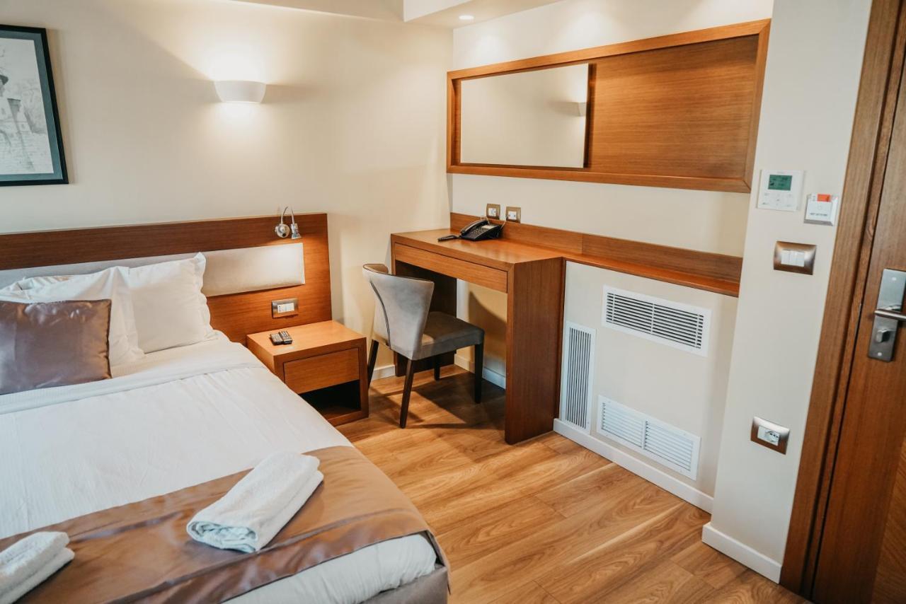 Center Hotel Gjirokastër المظهر الخارجي الصورة