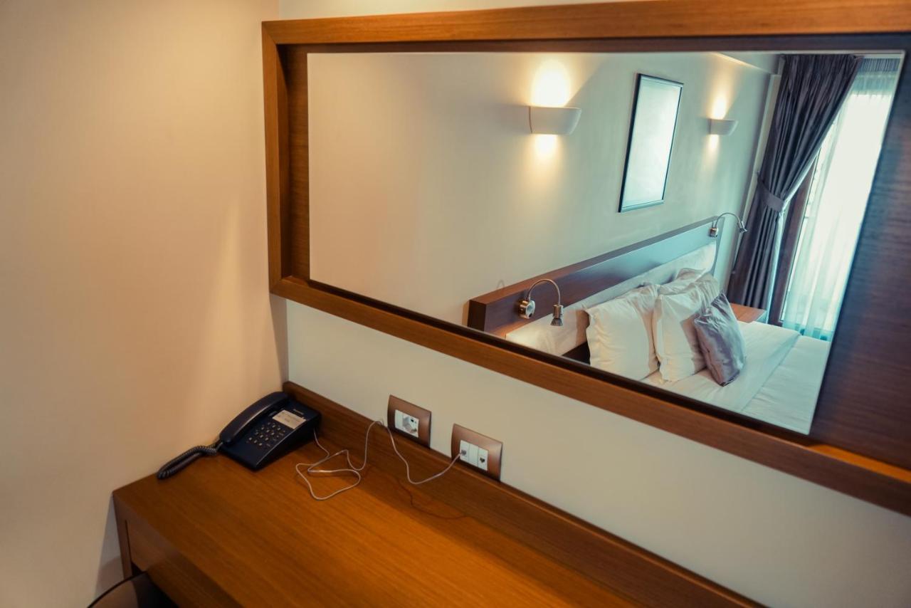 Center Hotel Gjirokastër المظهر الخارجي الصورة