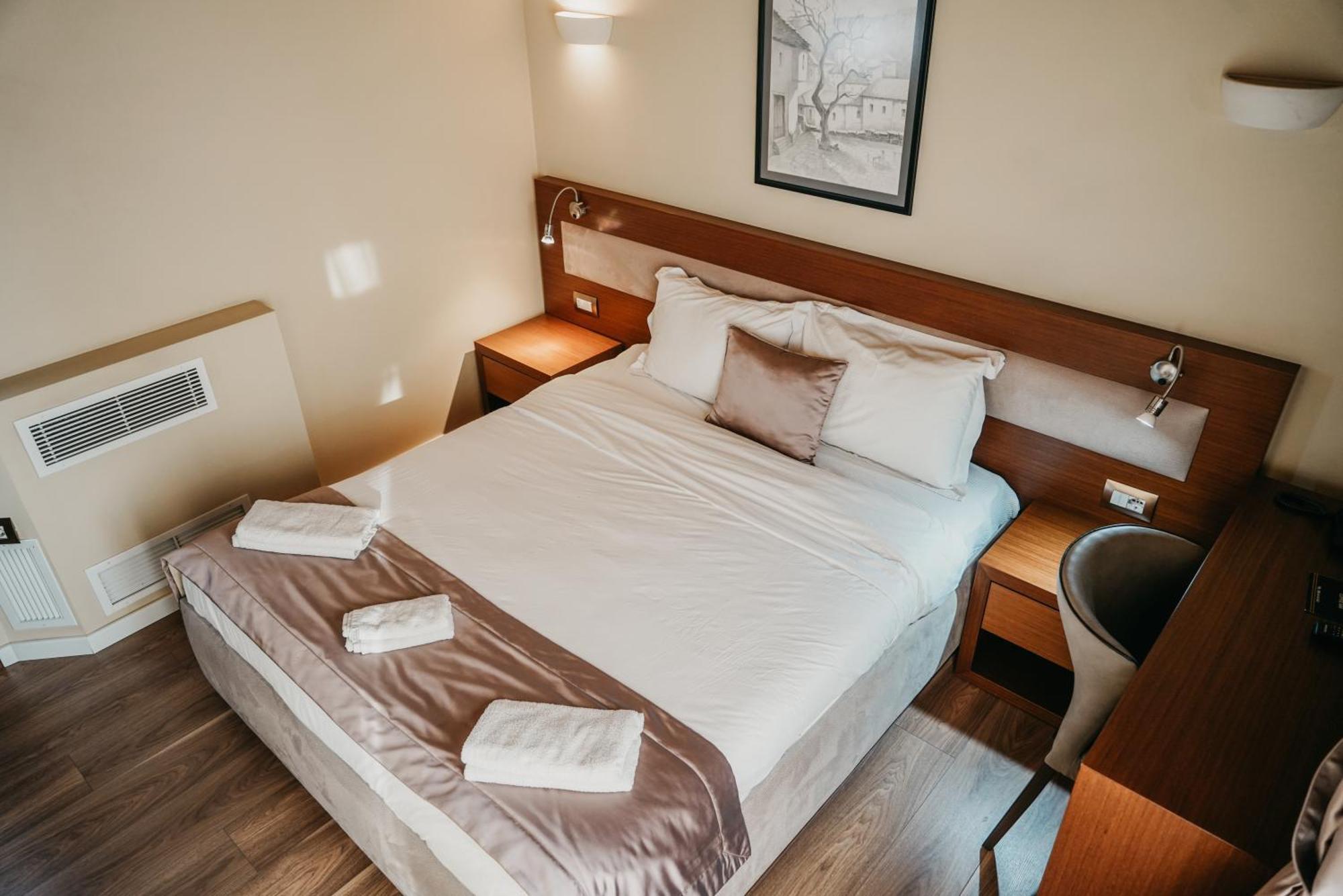 Center Hotel Gjirokastër المظهر الخارجي الصورة